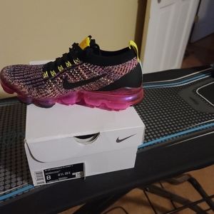 Pink Women Vapormaxs